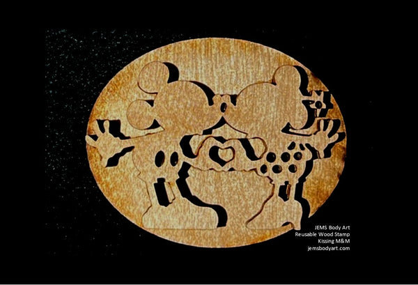 Kissing Mickey & Minnie